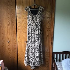 Betsy & Adam formal lace overlay dress, size 8